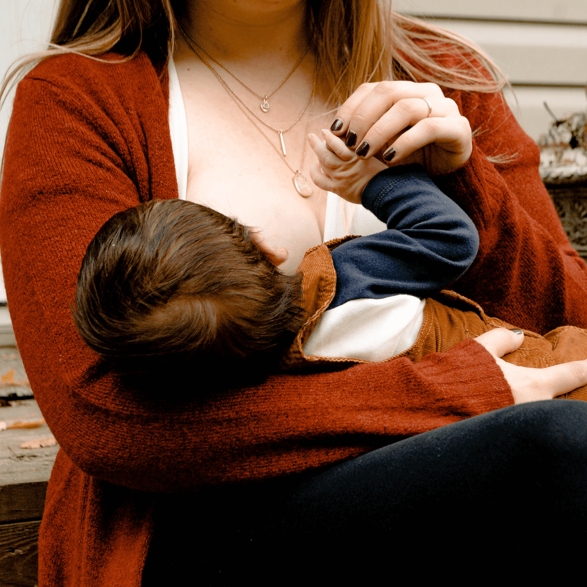 Easing breast pain and discomfort when breastfeeding